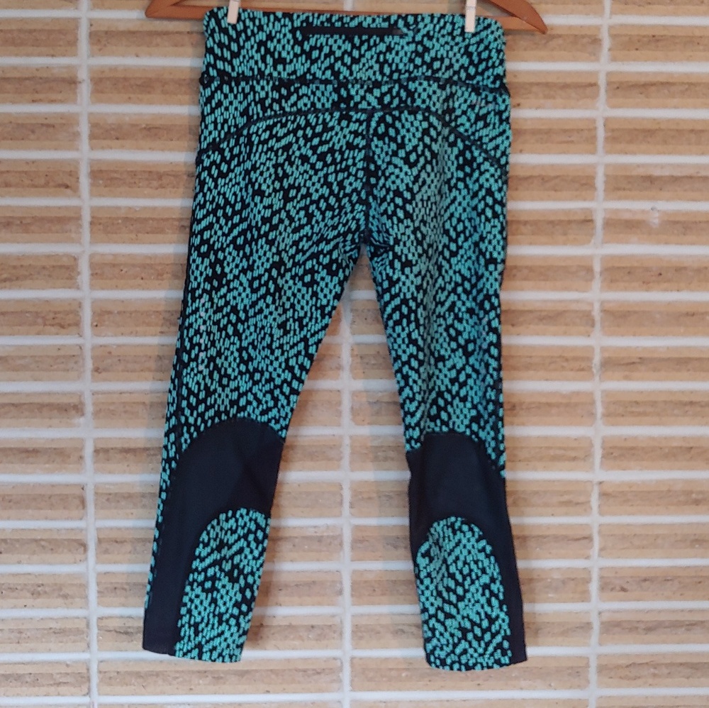 Nike Dri Fit Legging black teal pockets flattering
